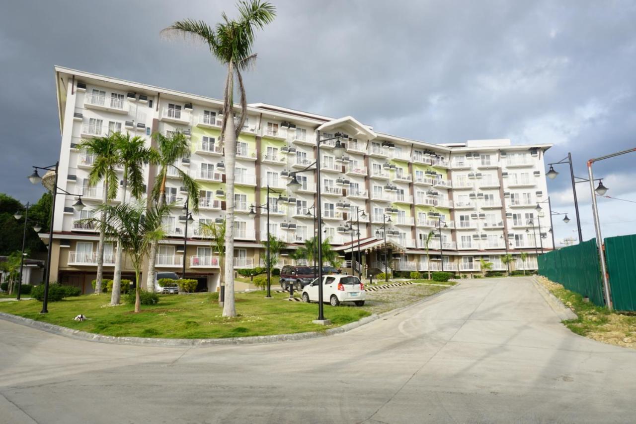 Comfy Unit 5mins From Mactan Airport+netflix Apartment *