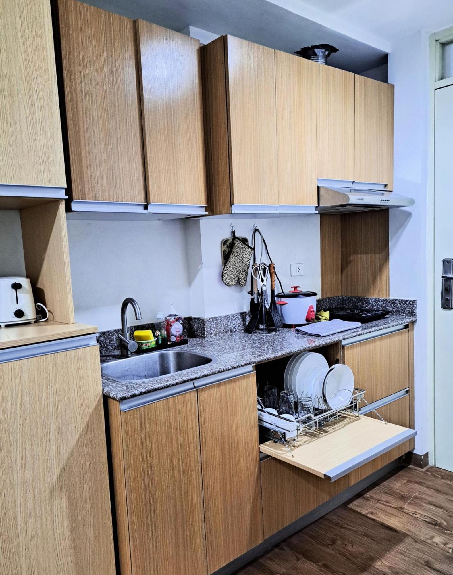 Comfy Unit 5mins From Mactan Airport+netflix Apartment *
